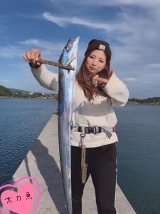 指5本サイズの太刀魚 ドラゴンget W 釣りガール 女性のための釣りコミュニティ